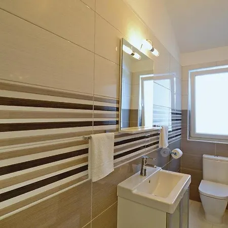 House In With Terrace, Air Conditioning, Wi-fi, Washing Machine 別荘 *