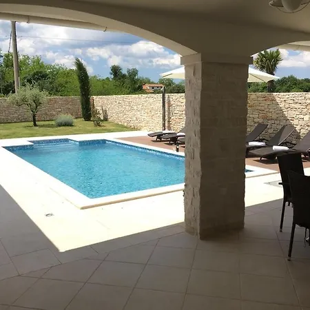 Holiday home House In With Terrace, Air Conditioning, Wi-fi, Washing Machine