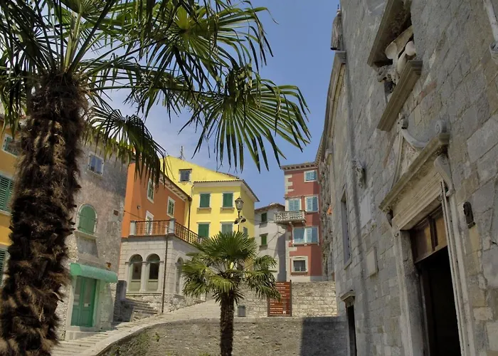 House In With Terrace, Air Conditioning, Wi-fi, Washing Machine *